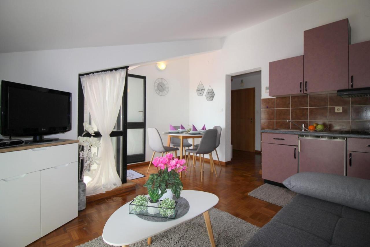 Apartments Vista Porec Exterior photo