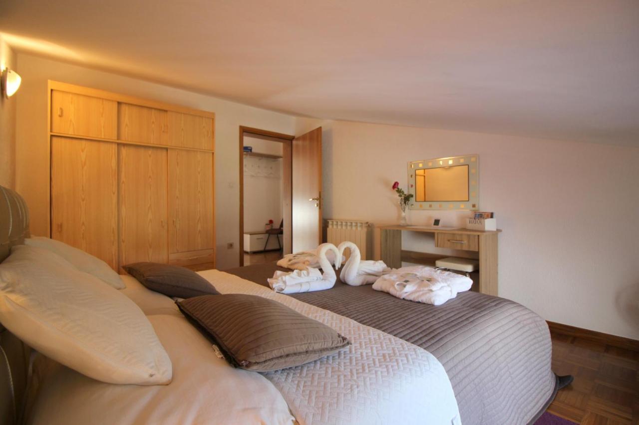 Apartments Vista Porec Exterior photo