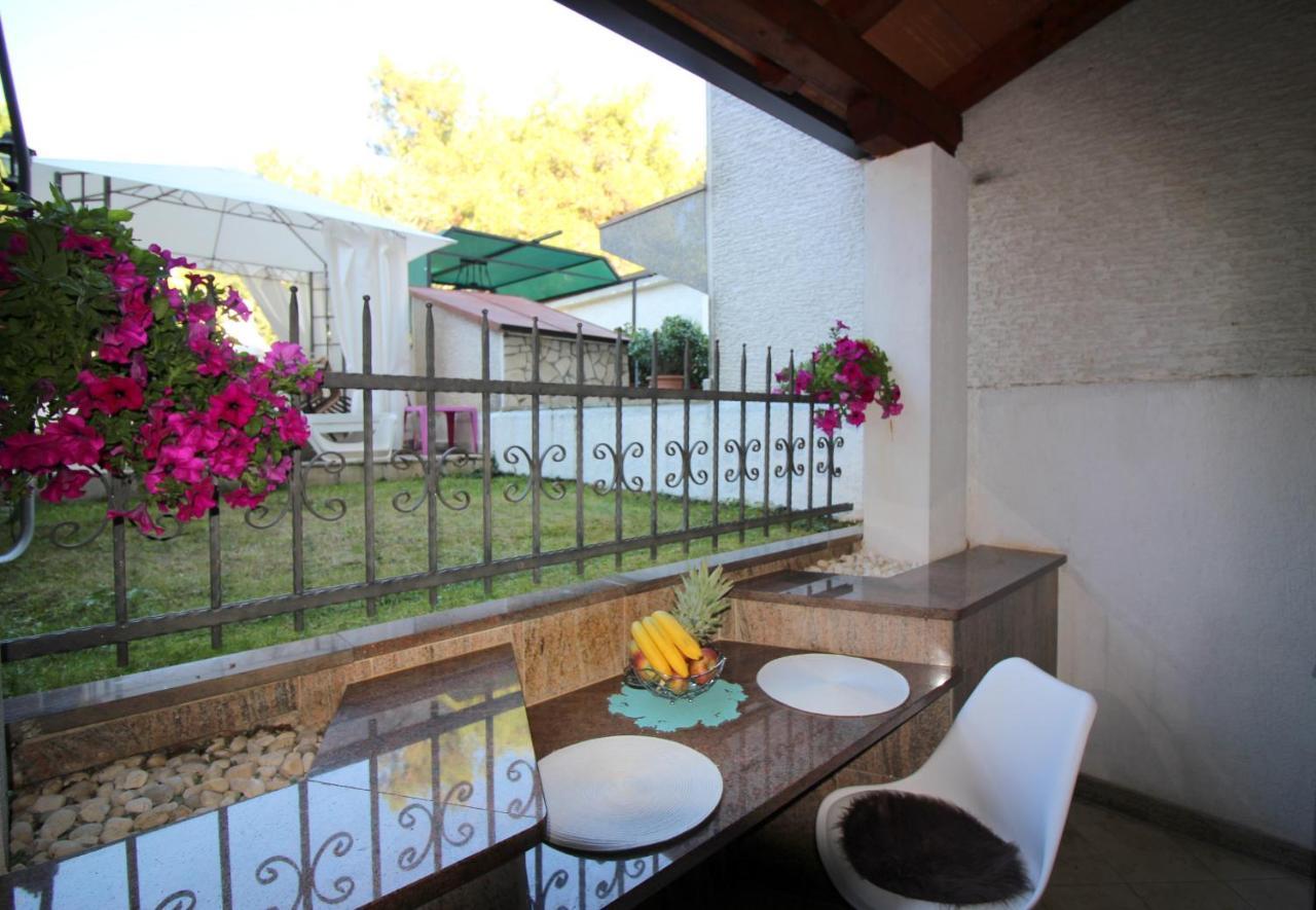 Apartments Vista Porec Exterior photo